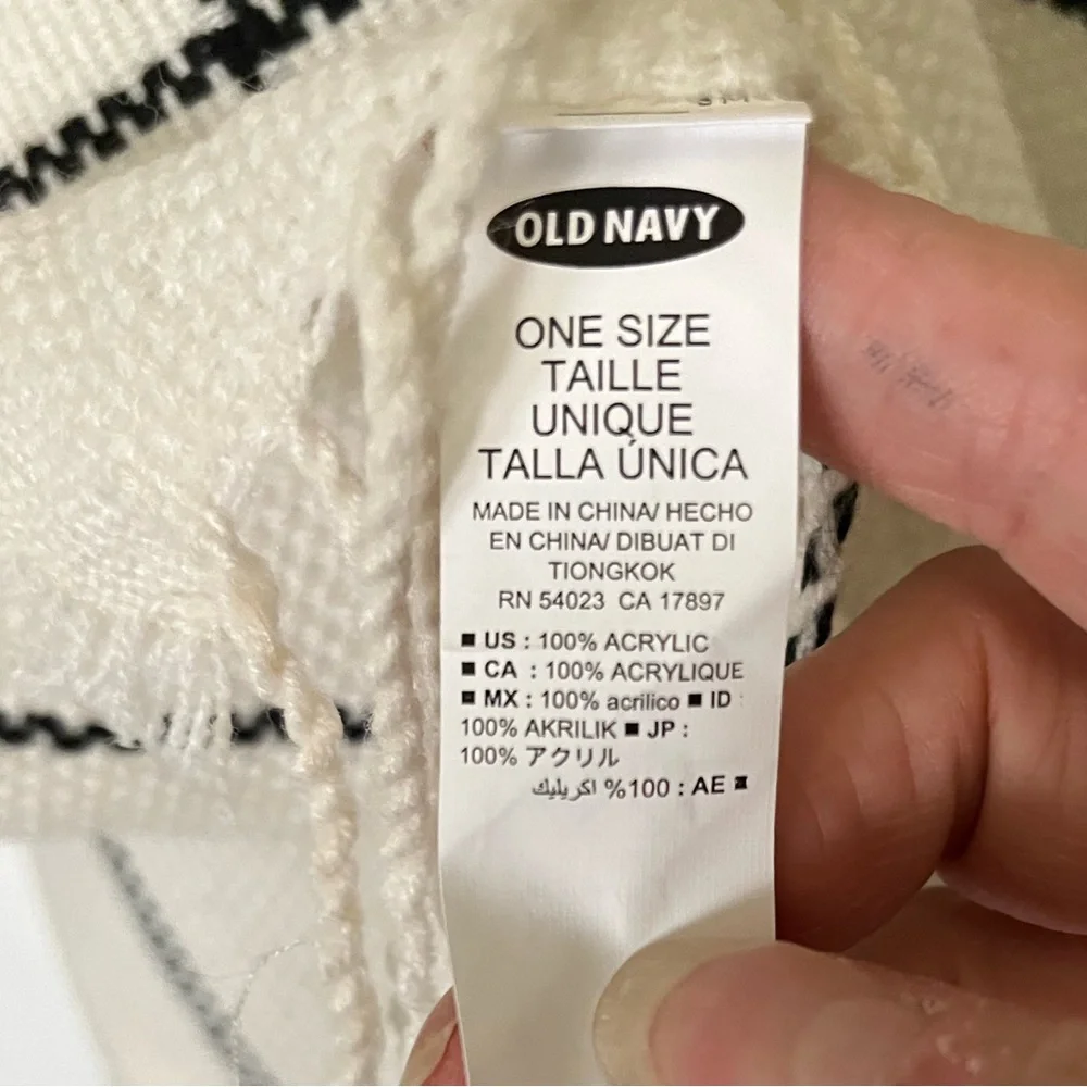 NWT Old Navy Plaid Blanket Scarf Wrap Shawl Cream Black Oversized Fringe OS